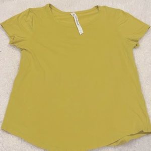 Lululemon size 6 shirt